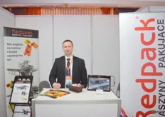 Lukasz Druzkowski from Redpack in the UK, is a packaging and machinery supplier to many producers and packers in Poland where the interest is very big due to the shortage of labour. The machines can pack directly on the fields.