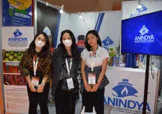 The ladies from Anindya, the company provides inspector’s licenses and reports for customs clearance for fruit and vegetables to Indonesia.