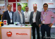 The Polish Fruit Growers Association travelled to Bangkok to promote Polish apple consumption in SouthEast Asia. Poland is the largest apple producer in Europe. With sales to Russia blocked the country is looking for alternative markets. From left to right are Marcin Stasiak from MegaFruit, Mariusz Ziemski from Arctic Fruit & Vegetables, Przemystaw Btadek, Commercial Director at Appolonia, Tomasz Stanko from Arctic Fruit & Vegetables and Pawet Puncewicz from Appolonia. This year Poland has a normal apple crop with good colourization and calibration.